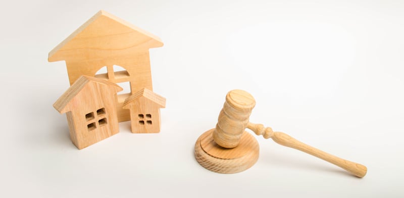 בית המשפט הורה על ביצוע פירוק השיתוף לאלתר בדרך של מכירה לצד שלישי / צילום: Shutterstock, Andrii Yalanskyi