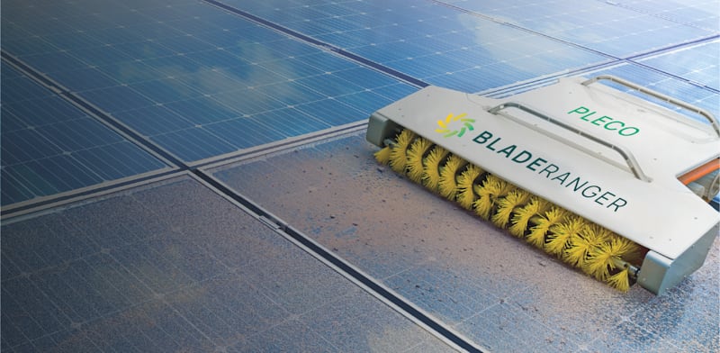 רובוט של בלייד ריינג'ר לניקוי פאנלים סולאריים / צילום: מצגת החברה