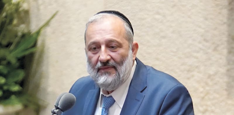 "קשרים הדוקים למפלגת ש"ס". יו''ר ש''ס, אריה דרעי / צילום: דוברות הכנסת - דני שם טוב