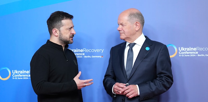 אולף שולץ וולודומיר זלנסקי / צילום: ap, Ebrahim Noroozi