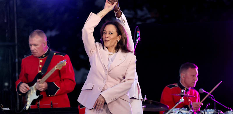 האריס בהופעה בבית הלבן. הפיחה רוח חיים בעצמות המתייבשות של מפלגתה / צילום: Reuters, Leah Millis