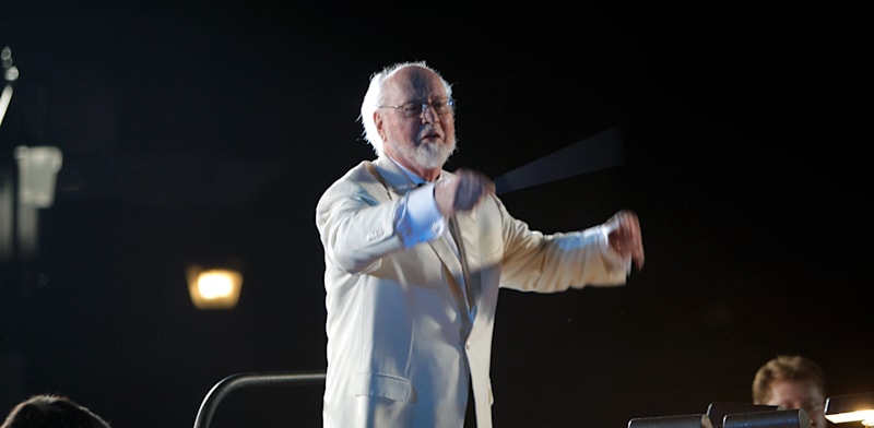 וויליאמס מנצח על התזמורת הפילהרמונית של אורלנדו. לחנים חוצי גבולות תרבות ושפה / צילום: ap, John Raoux