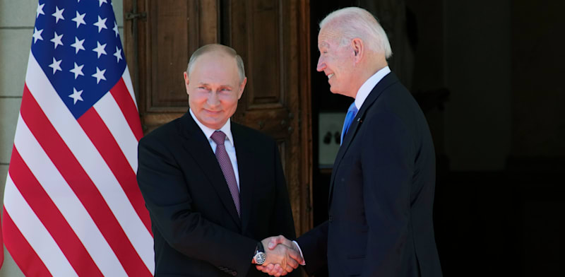 ביידן ופוטין בפגישתם בשוייץ ב-2021 / צילום: ap, Alexander Zemlianichenko