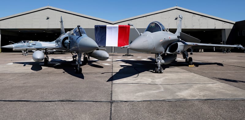 תצוגה של מטוסי קרב מתוצרת צרפת / צילום: ap, Ludovic Marin