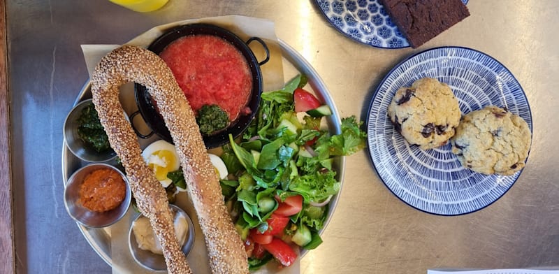 אוכל וקינוחים בעספורה / צילום: באדיבות עספורה