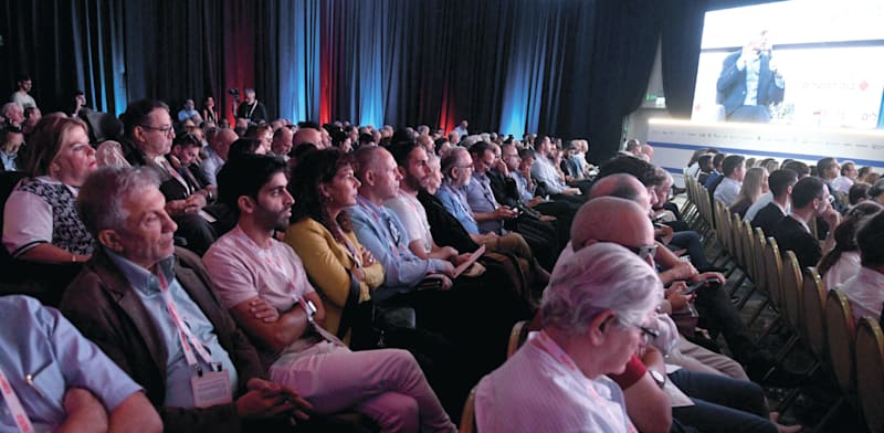 באי הוועידה / צילום: ראי כץ