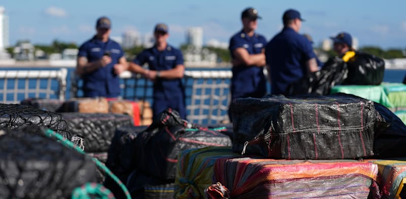 משלוחי קוקאין שנתפסו על ידי משמר החופים האמריקאי בפורט אוורגליידס, פלורידה / צילום: ap, Rebecca Blackwell