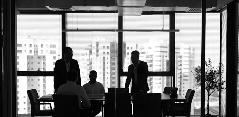 עקירב-אלון, עורכי דין / צילום: Media&CO