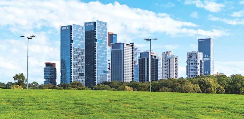 אזור המשרדים של בני ברק. מה קורה ליתרון התחרותי במציאות? / צילום: Shutterstock