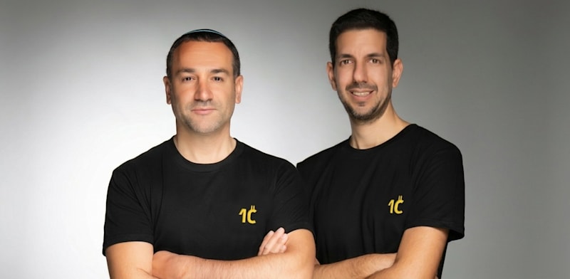 צוות החברה. מימין ניר גבאי CTO, יוסי סבג CEO / צילום: רמי זרנגר