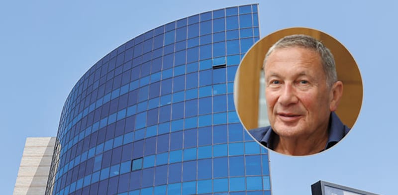 בית השנהב. בעיגול: נוחי דנקנר / צילום: יוסי זמיר, תמר מצפי