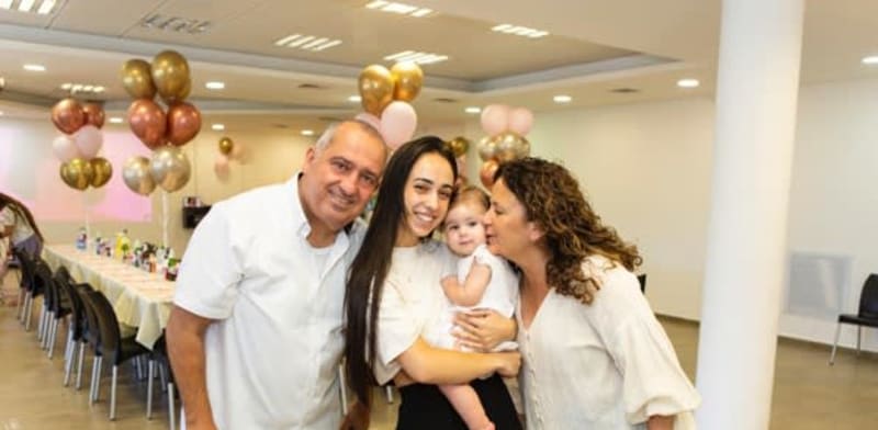 שמעון וענת אלקבץ עם הבת סיון ז"ל / צילום: פרטי