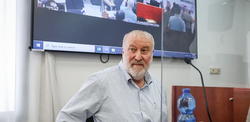 היועמ''ש לשעבר אביחי מנדלבליט מעיד במשפט נתניהו / צילום: איתי כהן