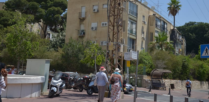 "רחוב דפנה בתל אביב - המתחם המיועד לפינוי-בינוי / צילום: תמר מצפי"