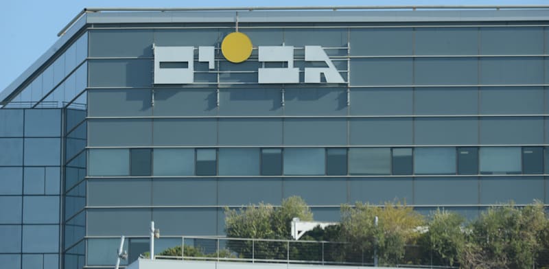 "בנין גב ים הרצליה / צילום: איל יצהר"