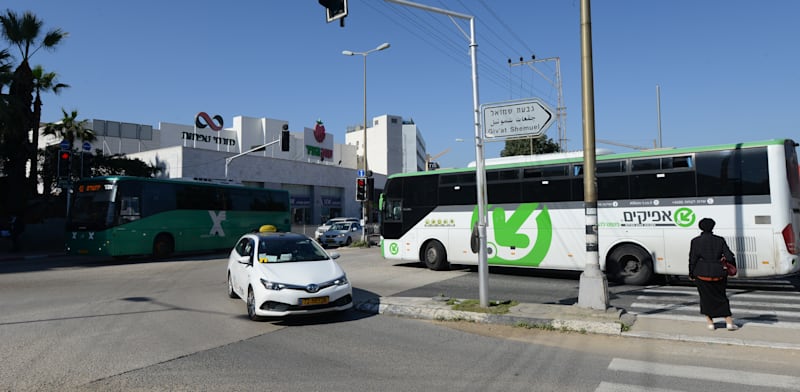 "קו תחבורה ציבורית של אלקטרה אפיקים / צילום: איל יצהר"