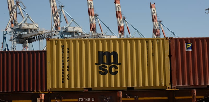 "מכולות של חברת הספנות MSC / צילום: איל יצהר"