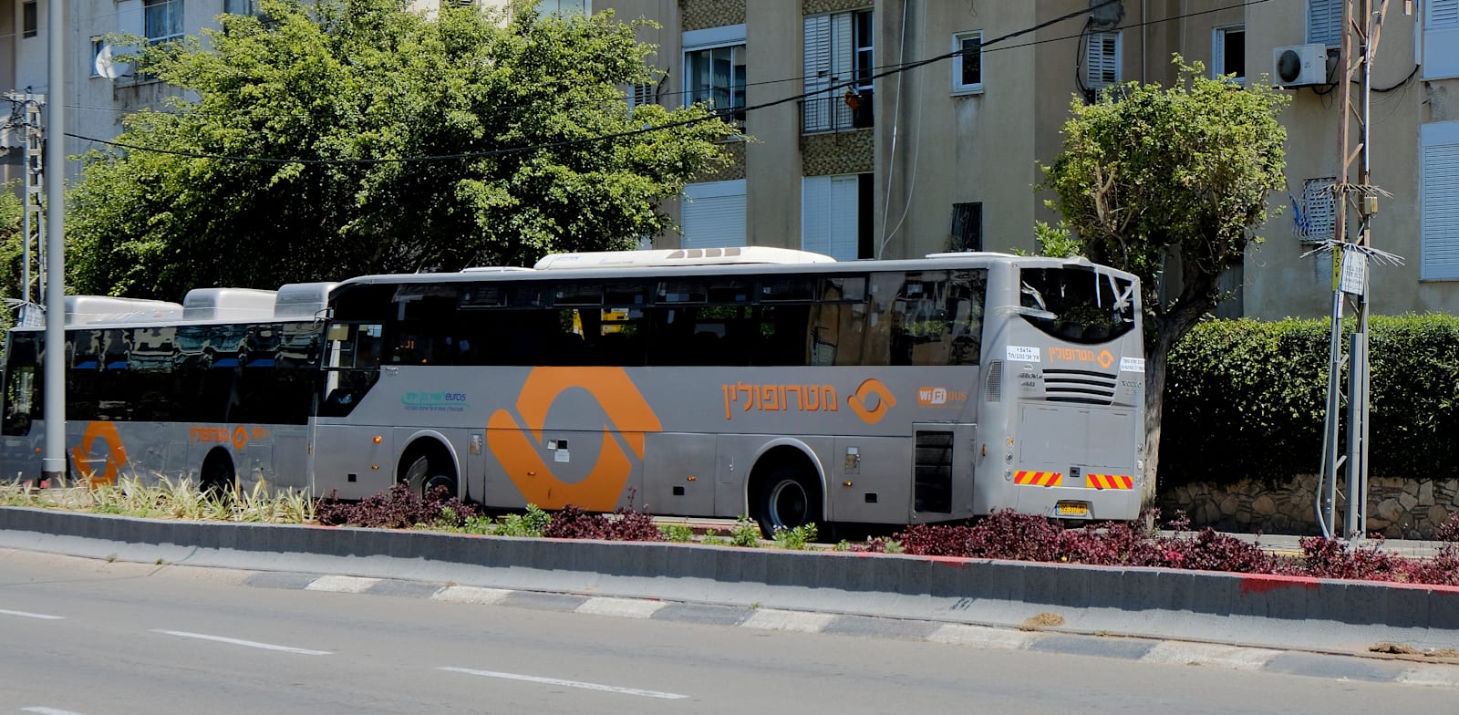 Metropolitine bus credit: Eyal Izhar