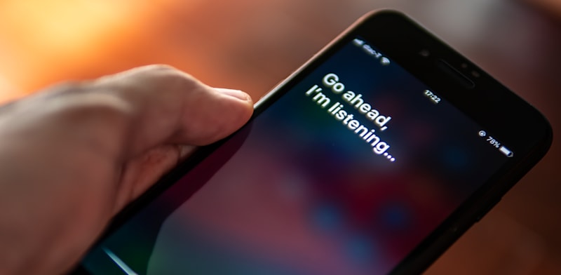 "העוזרת הקולית של אפל, סירי / צילום: Shutterstock"