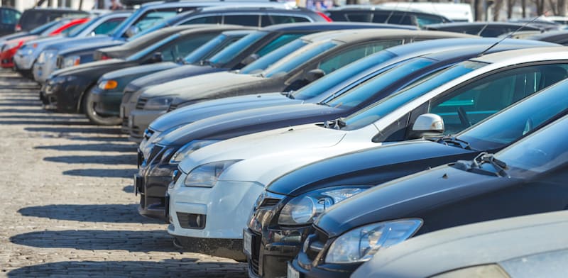 "רכבים משומשים / צילום: Shutterstock, Fedorovekb"