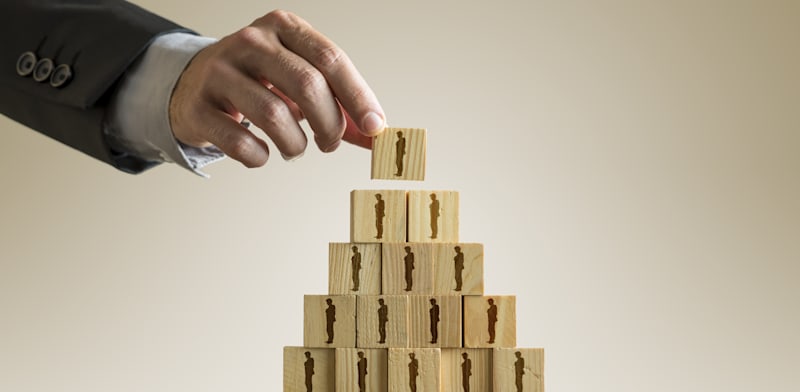 "תרמית פירמידה / צילום: Shutterstock, Gajus"