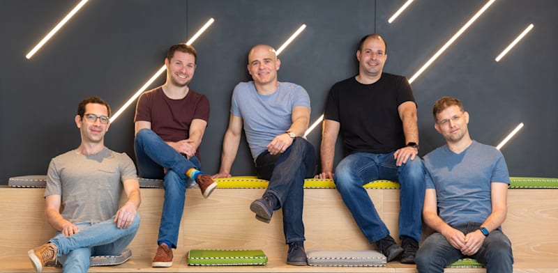 "מייסדי לייטריקס. מימין: ניר פוצ’טר, עמית גולדשטיין, זאב פרבמן, ירון אינגר, איתי צידון / צילום: אייל מרילוס"