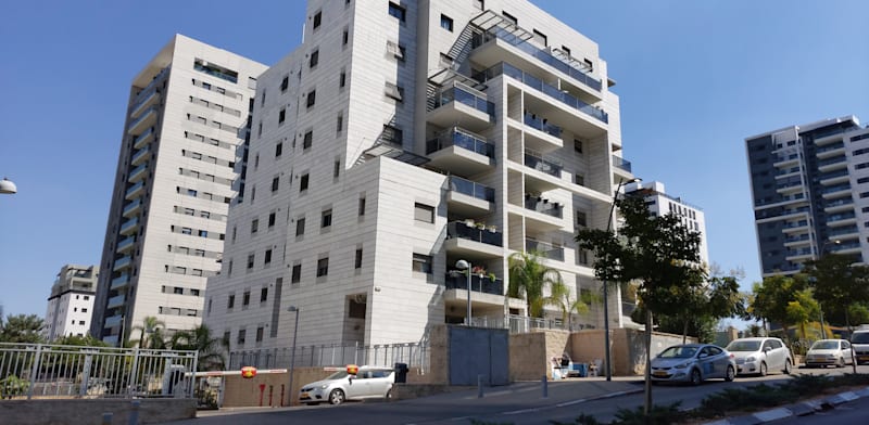 "ראש העין. מכירות דירות יד שנייה דווקא עלו / צילום: איל יצהר"