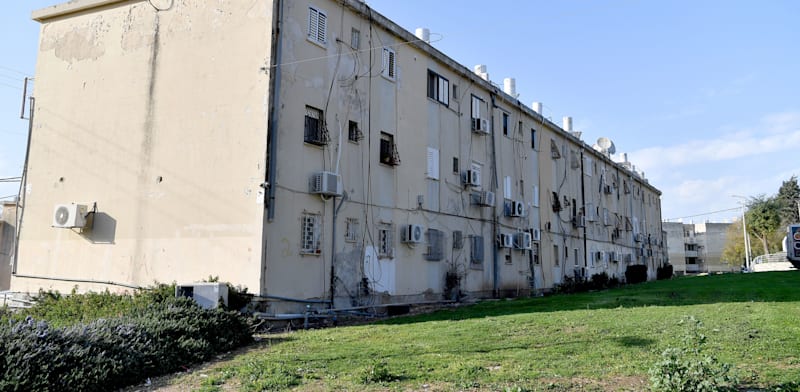 "בניין מגורים בקריית אתא / צילום: פאול אורלייב"