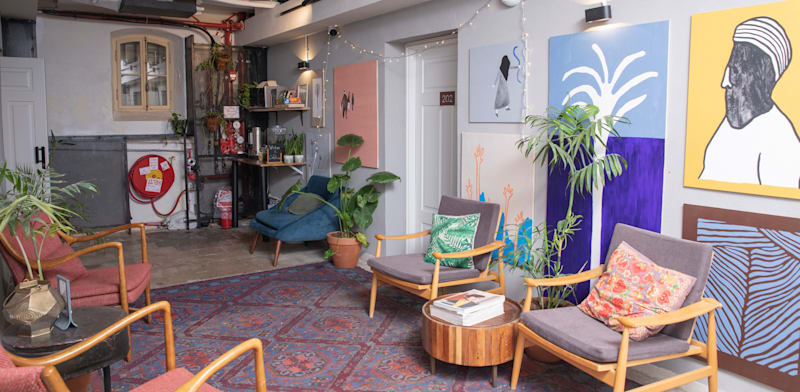 "חלל משותף במלון קהילתי של רשת סלינה בתל אביב / צילום: ענבל מרמרי"