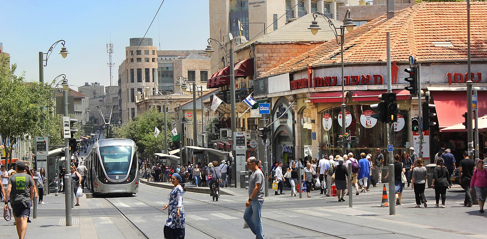 Tren ligero en el centro de Jerusalén Crédito: Shutterstock