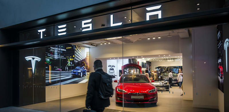 טסלה מדווחת על ירידה של 16% במסירות - ומאבדת תואר יוקרתי
