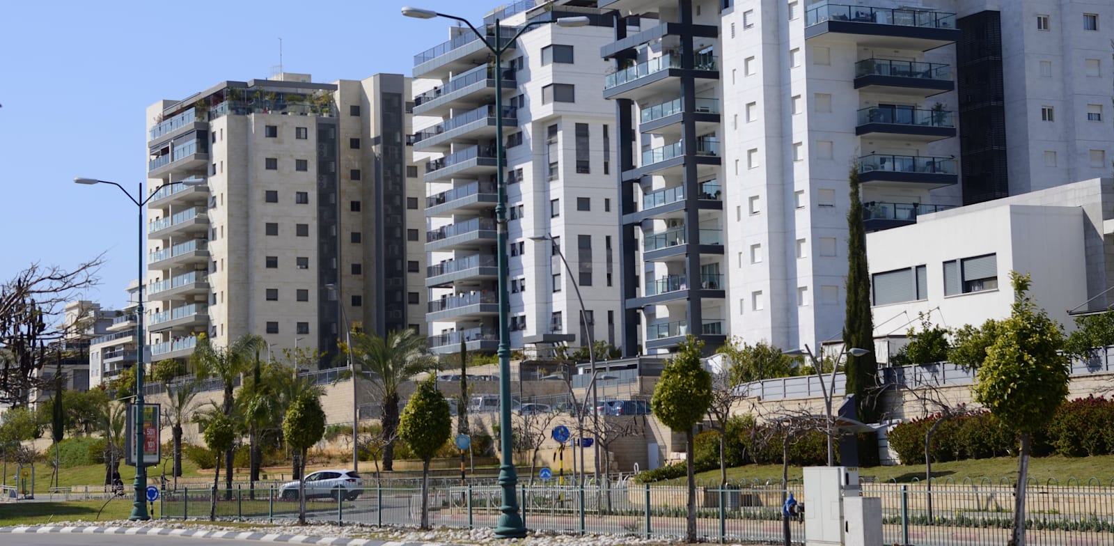 "בניינים בראשון לציון / צילום: Shutterstock"