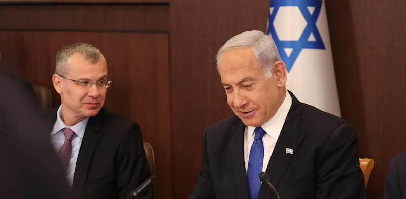 "ראש הממשלה בנימין נתניהו ושר המשפטים יריב לוין / צילום: עמית שאבי - ידיעות אחרונות"