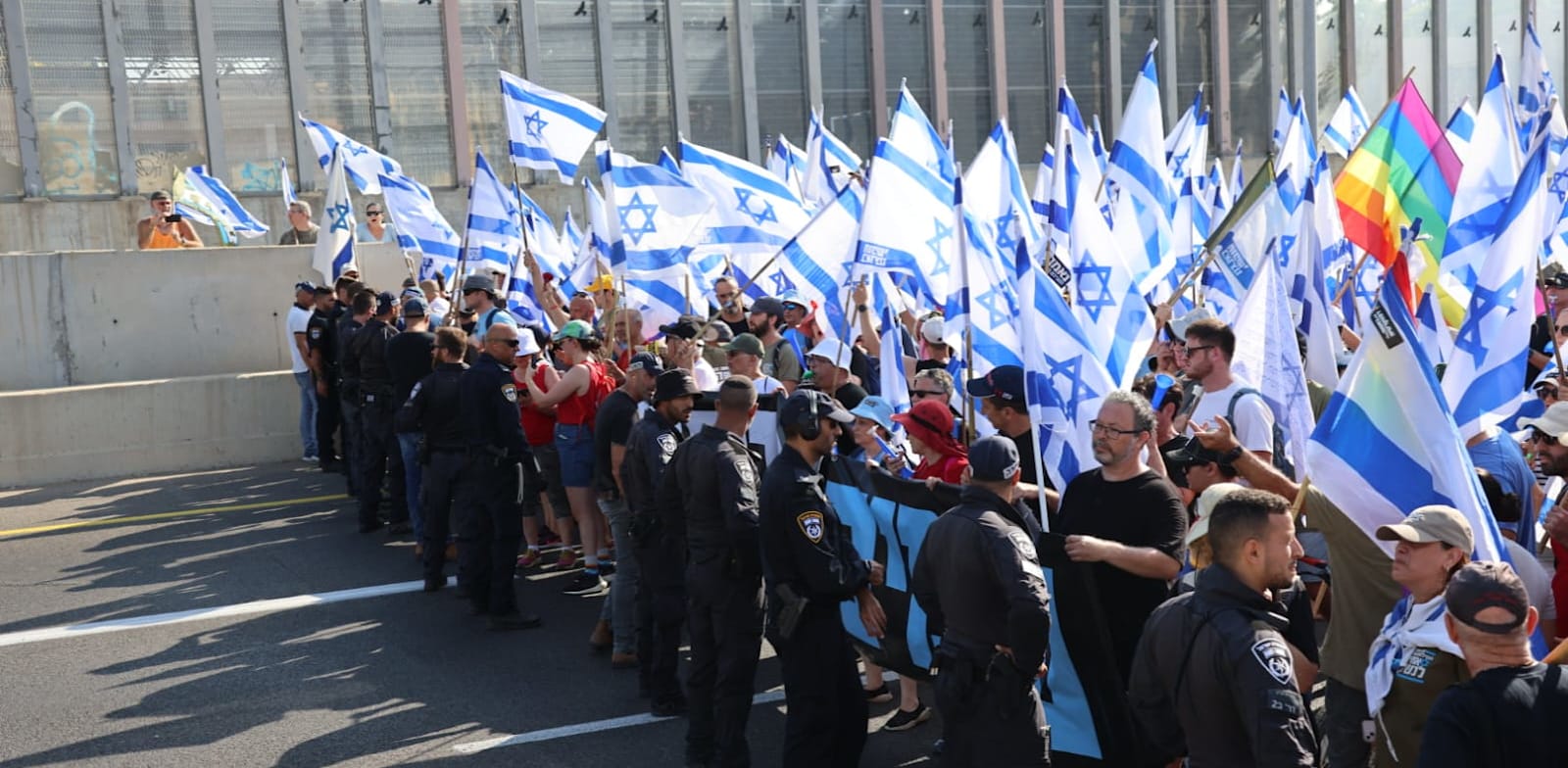 Protesters against judicial overhaul blocking Road 531, July 18, 2023  credit: Nitsan Shafir