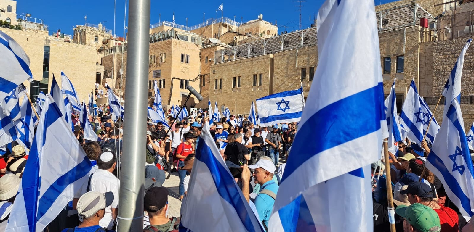 Mass prayer for national unity at Western Wall, Jerusalem, 23 July, 2023  credit: Oded Caspi