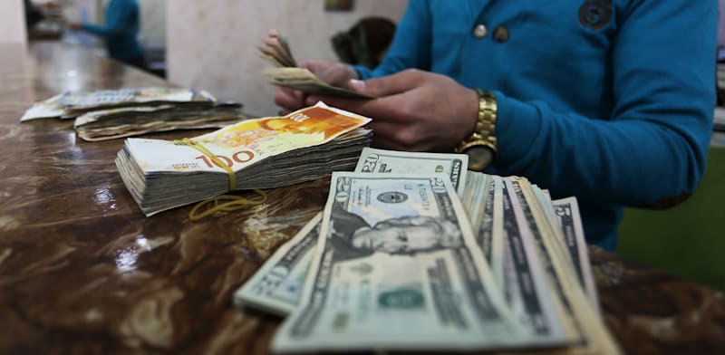 "השקל נחלש מול הדולר / צילום: Shutterstock"