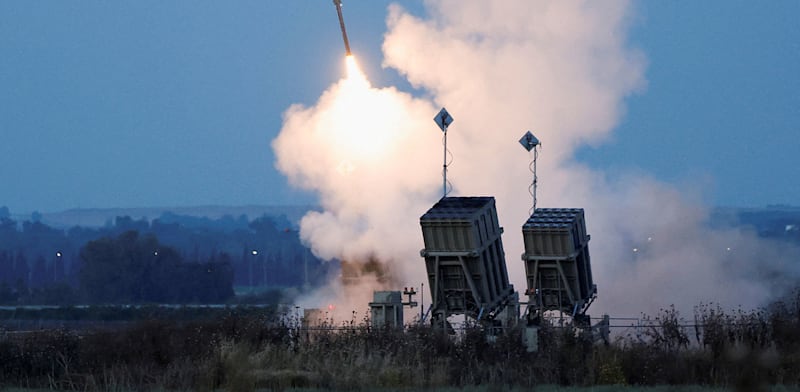 "מערכת ההגנה האווירית כיפת ברזל / צילום: Reuters, AMMAR AWAD"