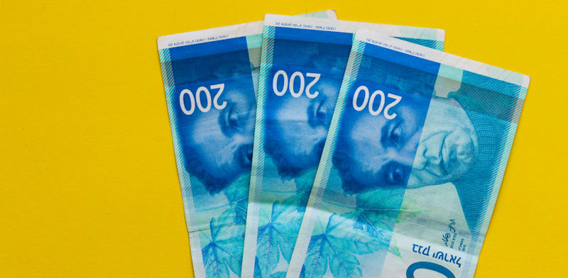 "שטרות של 200 / צילום: Shutterstock"