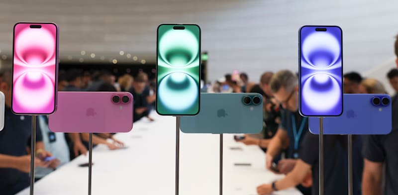 "מכשירי אייפון 16 בהשקת אפל / צילום: Associated Press, Juliana Yamada"