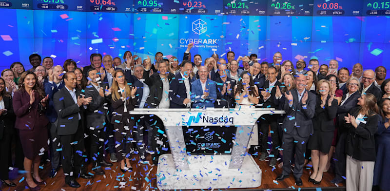 "מטקס ציון עשור להנפקת סייברארק בנסדא''ק / צילום: ואניה סאוויק – נסדא''ק"