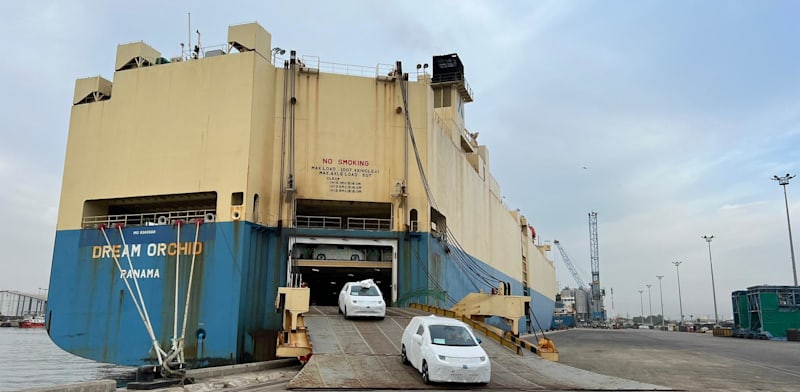 "אונייה פורקת מכוניות בחיפה / צילום: דוברות נמל חיפה"