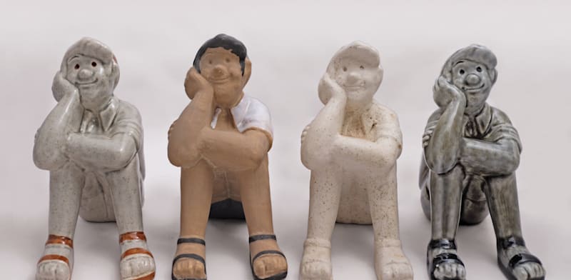 "אוסף של פסלוני שרוליק תוצרת לפיד קרמיקה / צילום: קובי קלייטמן"