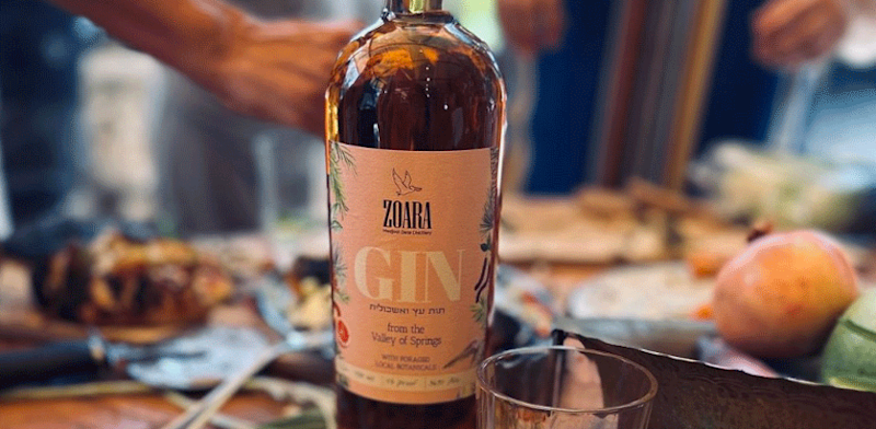 "ג'ין במזקקת זוהרה / צילום: גני בורן"