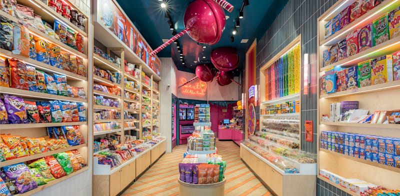 "סניף של רשת הממתקים סוויט טיים / צילום: גדעון לוין"