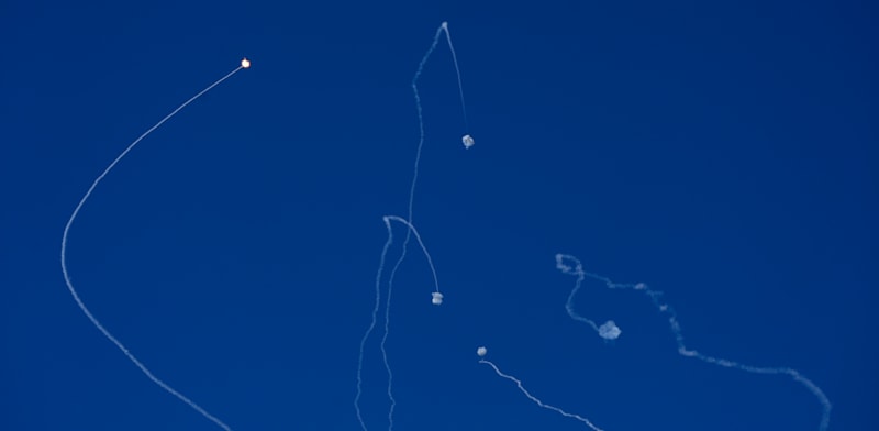 "יירוטים של טילים שנורו מלבנון לישראל / צילום: ap, Baz Ratner"