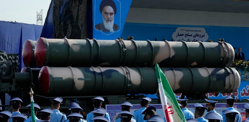 "טילים של מערכת S-300 במצעד צבאי בטהרן, בספטמבר האחרון / צילום: ap, Vahid Salemi"