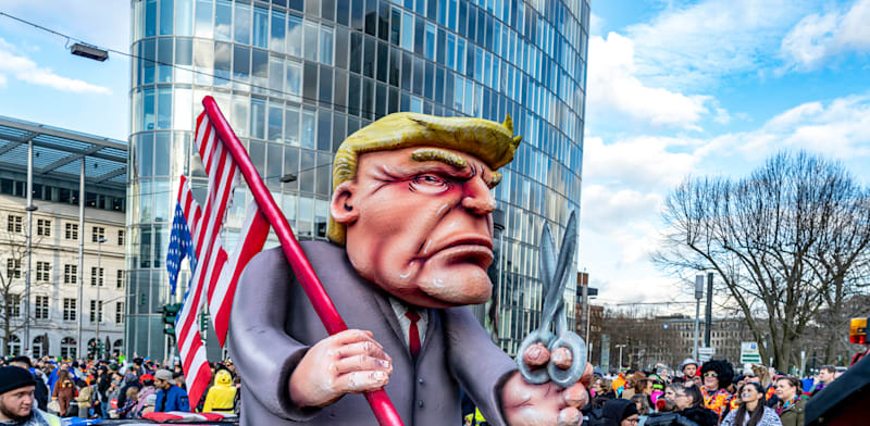 בובת טראמפ בקרנבל בגרמניה, בפברואר / צילום: Reuters, IMAGO/Peter Schickert