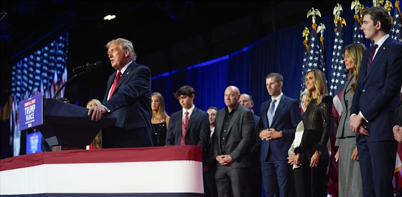 טראמפ ובני משפחתו בליל הבחירות. מתחיל פלירט עם הנצח / צילום: ap, Evan Vucci