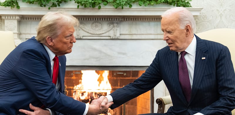 "ג'ו ביידן ודונלד טראמפ בפגישתם בבית הלבן, החודש / צילום: ap, Evan Vucci"