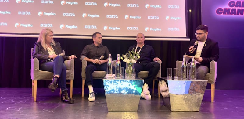 "לורה קרן, SVP Marketing פלייטיקה; רן גשרי, סמנכ''ל עסקי טאבולה; ומתי יהב, סמנכ''ל שיווק פייבר; בפאנל בהנחיית נבו טרבלסי בוועידת ישראל לעסקים של גלובס / צילום: כדיה לוי"